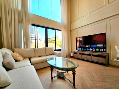 เช่าทาวน์โฮม วิทยาลัยเสนาธิการทหาร : 📍ให้เช่า ✨Luxury Townhome on Sukhumvit 49✨3 ห้องนอน 3 ห้องน้ำ ขนาด  ตร.วา | 200 ตร.ม Tel.0982645161 