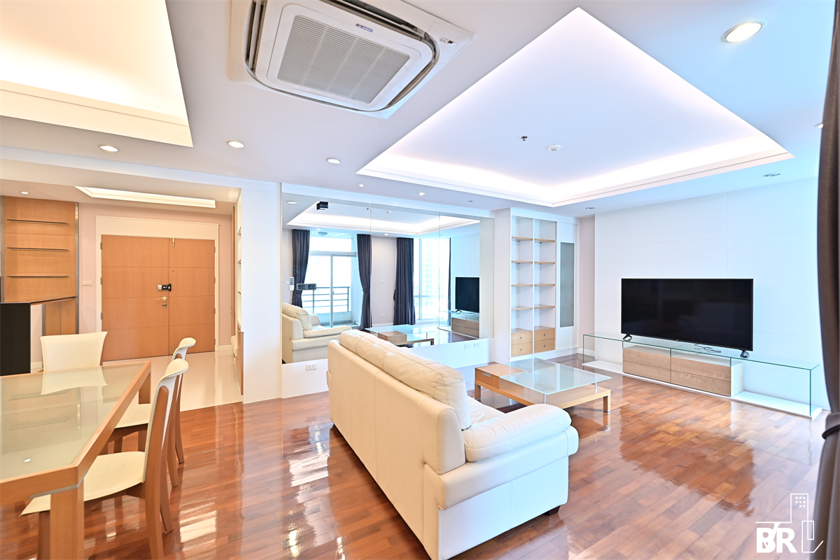 picture Grand Langsuan near BTS Ratchadamri Room available, great price - 6/10