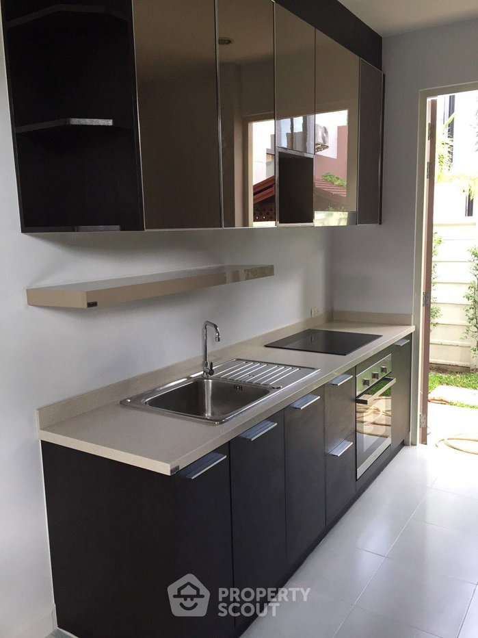 picture 3-BR 168 Sqm House At Aqua Divina, Saphan Sung (ID 1242273) - 4/14