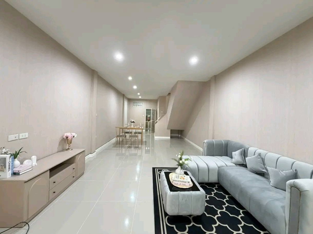 รูป ขายทาวน์โฮมรีโนเวทใหม่ ม.บูรพาแลนด์ หนองยายบู่ ศรีราชา - รูปที่ 2/13