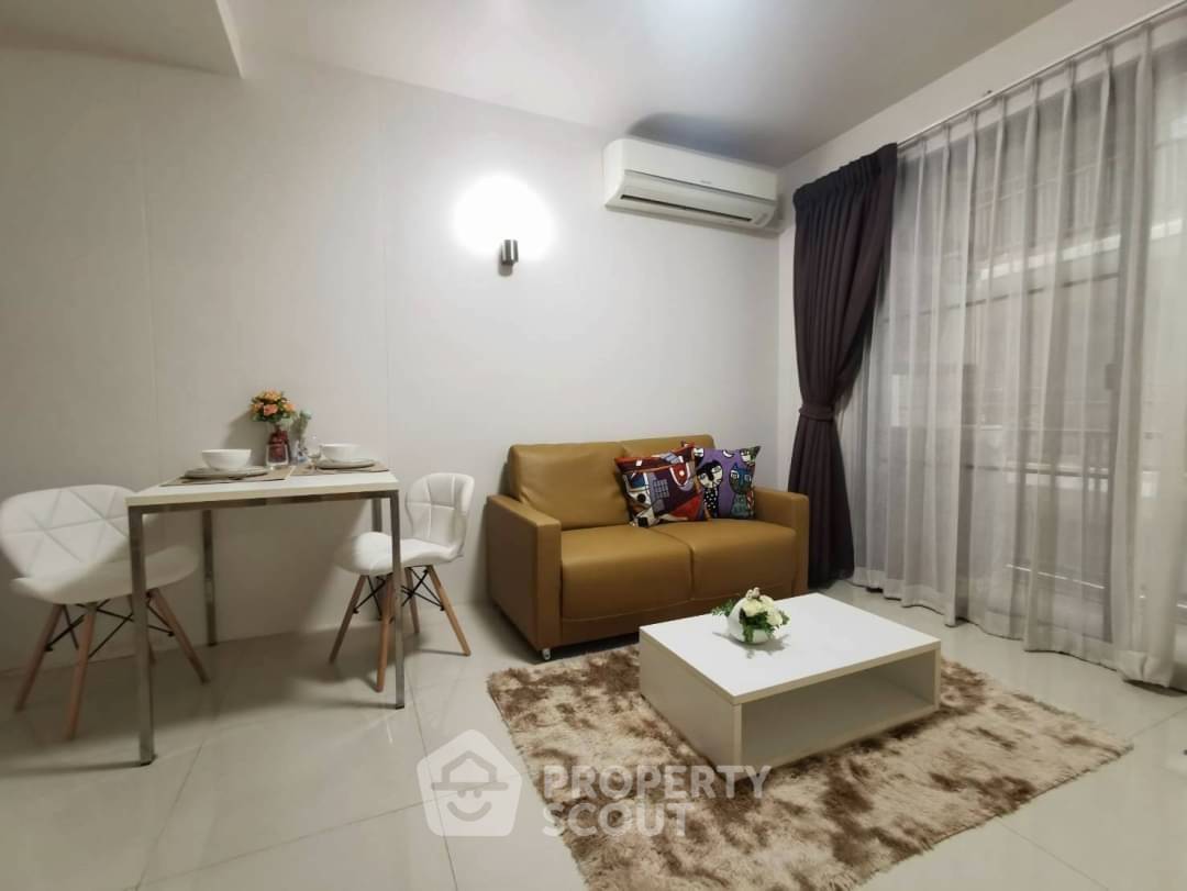picture Great Value 1-BR At Le Cote Sukhumvit 14 Near BTS Asoke (ID 1988242) - 1/12