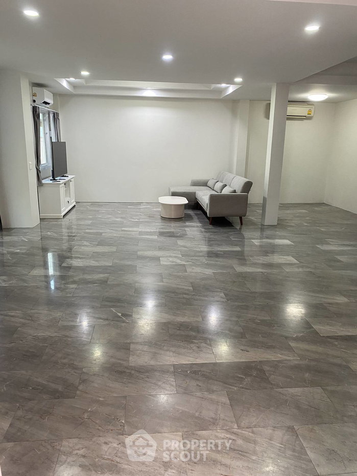 picture Pet-Friendly 3-BR 304 Sqm House At Wonderland 2 Village (ID 3429718) - 26/49