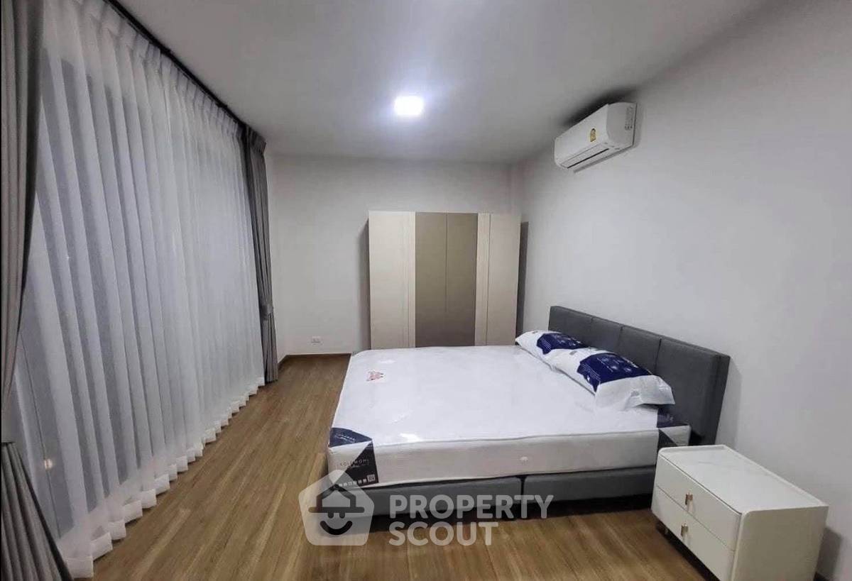 picture Pet-Friendly 4-BR Townhouse, Baan Klang Muang Ramintra 83 Station (ID 3431369) - 8/29