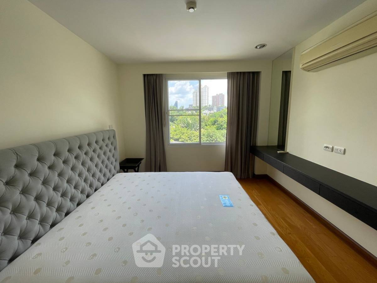 picture Spacious 2-BR 101 Sqm At The Rise Sukhumvit 39 Near BTS Phrom Phong (ID 592351) - 4/15