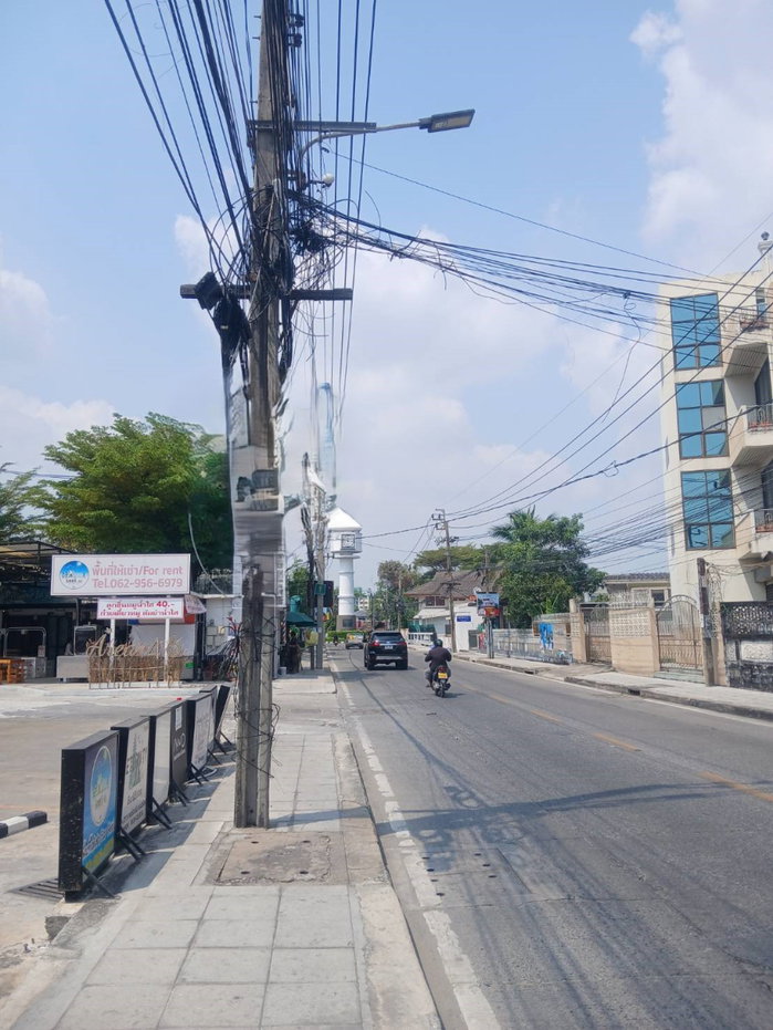 รูป ขายบ้านเดี่ยว 2 ชั้น หมู่บ้านมิตรภาพ 1 อ่อนนุช 46 ที่ดินใหญ่ 87 ตร.ว. 5 ห้องนอน จอดรถได้ 6 คันขึ้นไป - รูปที่ 11/13