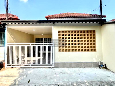 Townhouses for rent Pathumthani : For Rent Townhouse/Townhome  , Baan Pornthisan 5 , Lam Phak Kut , Thanyaburi , Pathum Thani , CX-181322 ✅ Live chat with us ADD LINE @connexproperty ✅