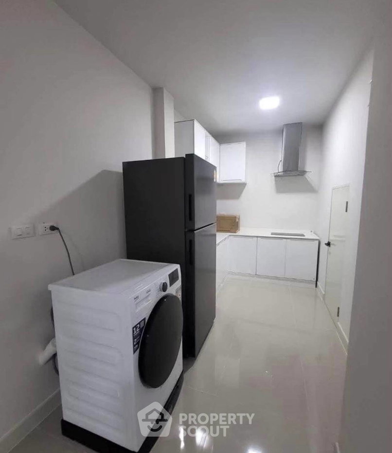 picture Pet-Friendly 4-BR Townhouse, Baan Klang Muang Ramintra 83 Station (ID 3431369) - 7/29