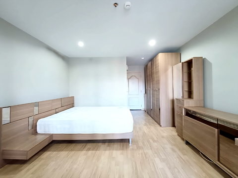 Condo for Sale! Regent Home 12 Ladprao, Near MRT Phawana, 31.60 Sq.m., Fully Furnished,