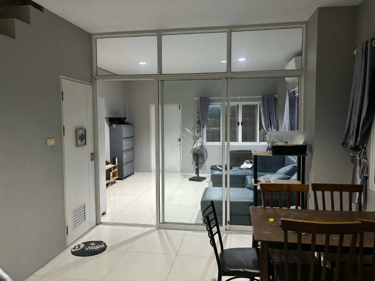 รูป 🏡✨ ให้เช่าด่วน! ทาวน์โฮม 3 ชั้น ซอยหมู่บ้านนักกีฬาแหลมทอง 1 แยก 2 (2-4) 3 ห้องนอน 3 ห้องน้ำ พร้อมเข้าอยู่ทันที มีเฟอร์นิเจอร์ - รูปที่ 18/18