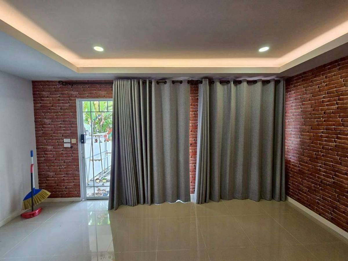 รูป ขายทาวน์โฮม อินดี้ 2 บางนา กม.7 | Indy Bangna Km.7 (2) ราคา 3.29 ล้าน - รูปที่ 2/12