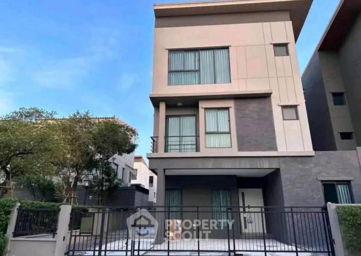 picture Pet-Friendly 4-BR Townhouse, Baan Klang Muang Ramintra 83 Station (ID 3431369) - 1/29