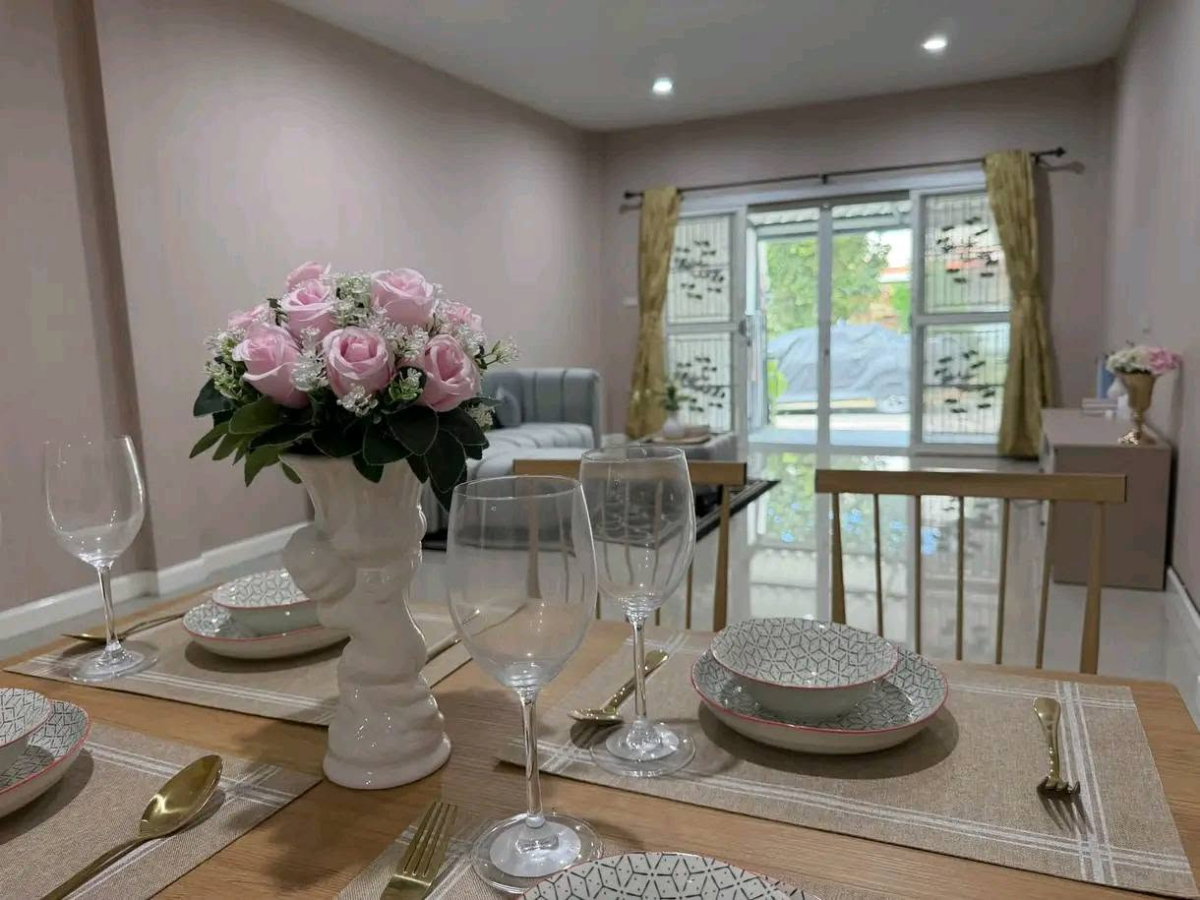 รูป ขายทาวน์โฮมรีโนเวทใหม่ ม.บูรพาแลนด์ หนองยายบู่ ศรีราชา - รูปที่ 11/13