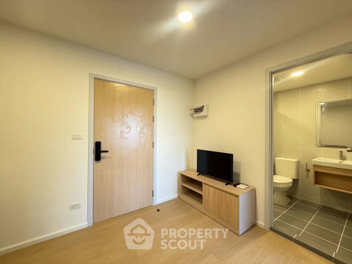 picture Studio Condo at Chewathai Hallmark Ekkamai-Raminthra in Nuan Chan (ID 3369877) - 4/15