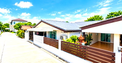 Houses for rent Bangkok : 			near  Bangna Trad 49-55 Lotus Bangna only 900m  Large Detached HouseBrand New Renovation S          