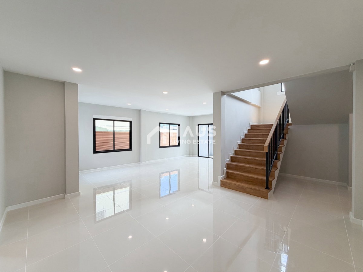 picture Kritsada Nakhon 18 / 4 Bedrooms #HPHU124 - 10/27