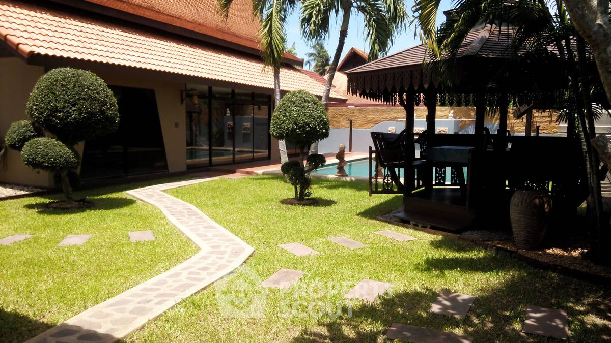 รูป วิลล่า 3 ห้องนอน ขนาด 220 ตร.ม. ในนองปรือ พัทยา (ID 3428949) - รูปที่ 2/12