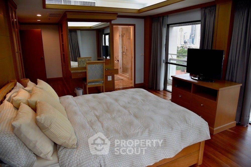 picture Spacious 4-BR 247 Sqm At The Natural Place Near MRT Phetchaburi (ID 1568576) - 5/9