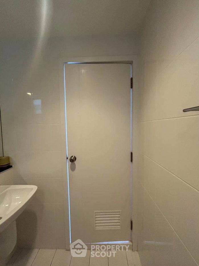 picture 31st-Floor 2-BR At The Tree Interchange, MRT Bang Pho (ID 3431350) - 12/21