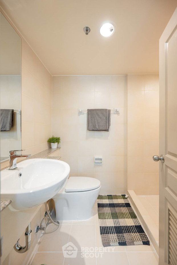 picture 3-BR Condo at Resorta Yen-Akat near MRT Khlong Toei (ID 2850612) - 11/13