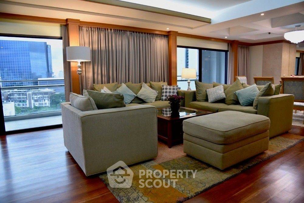 picture Spacious 4-BR 247 Sqm At The Natural Place Near MRT Phetchaburi (ID 1568576) - 8/9