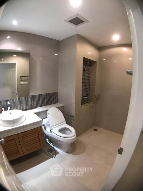 picture Spacious 2-BR 101 Sqm At The Rise Sukhumvit 39 Near BTS Phrom Phong (ID 592351) - 7/15