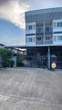 🏡✨ ให้เช่าด่วน! ทาวน์โฮม 3 ชั้น ซอยหมู่บ้านนักกีฬาแหลมทอง 1 แยก 2 (2-4) 3 ห้องนอน 3 ห้องน้ำ พร้อมเข้าอยู่ทันที มีเฟอร์นิเจอร์