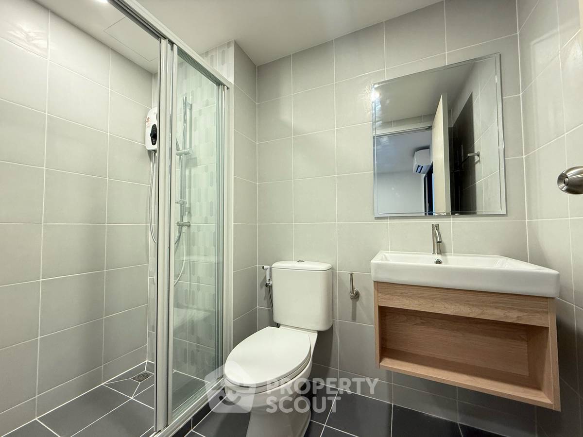 picture Studio Condo at Chewathai Hallmark Ekkamai-Raminthra in Nuan Chan (ID 3369877) - 14/15