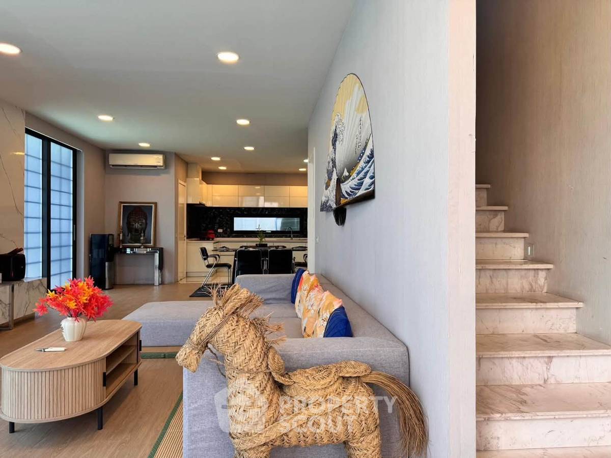 picture 300 Sqm 4-Bedroom Villa For Sale In Phratamnak (ID 3426310) - 29/29