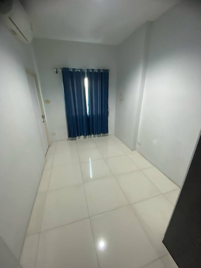 รูป 🏡✨ ให้เช่าด่วน! ทาวน์โฮม 3 ชั้น ซอยหมู่บ้านนักกีฬาแหลมทอง 1 แยก 2 (2-4) 3 ห้องนอน 3 ห้องน้ำ พร้อมเข้าอยู่ทันที มีเฟอร์นิเจอร์ - รูปที่ 8/18