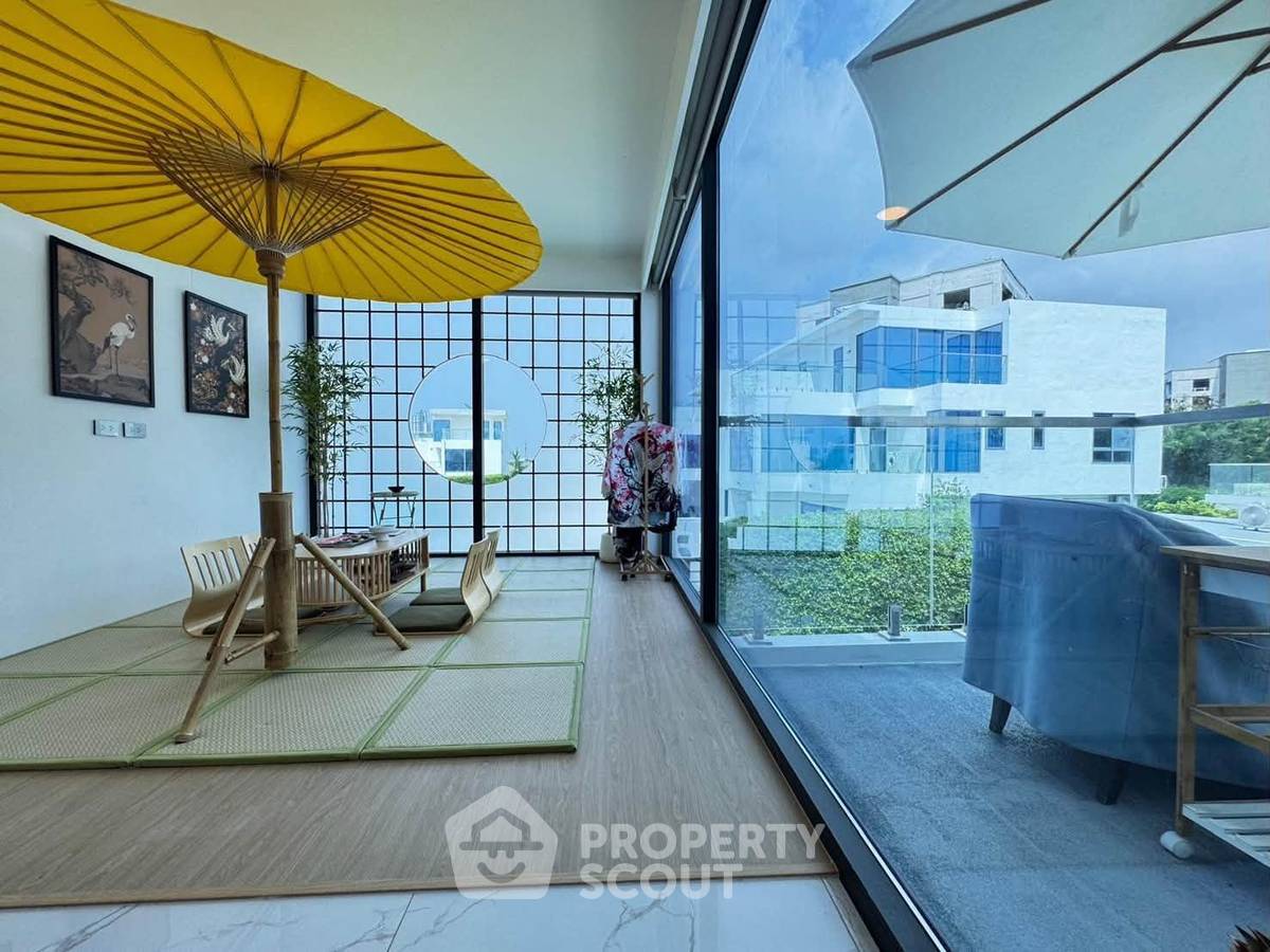 picture 300 Sqm 4-Bedroom Villa For Sale In Phratamnak (ID 3426310) - 15/29