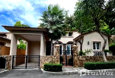Houses for sale Bang Lamung Chonburi : Luxury Pool Villa in Silk Road Pattaya 6821768