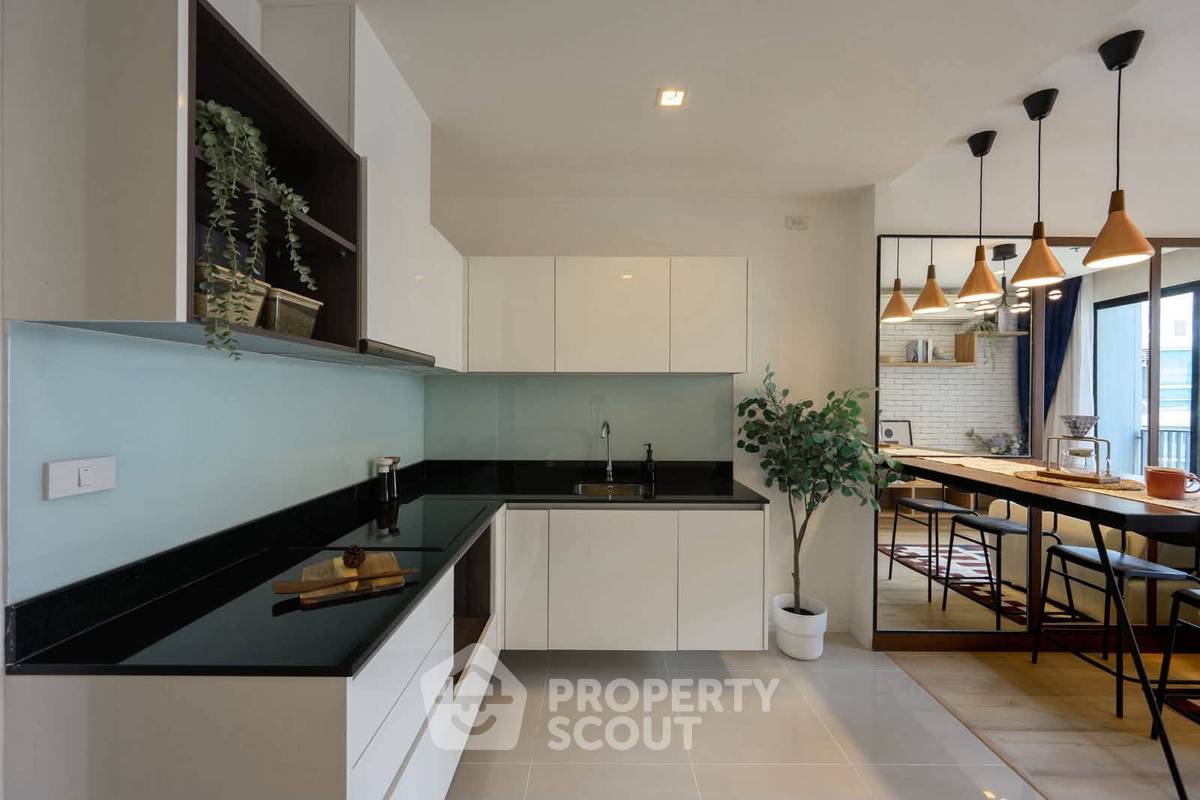 picture 2-BR Condo at Quinn Condo Ratchada 17 near MRT Sutthisan (ID 3420270) - 2/5