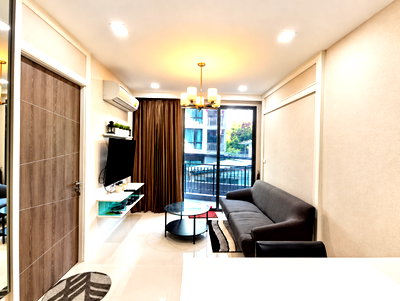 Condos for sale : Price Drop! Trapezo Sukhumvit 16 1BR Condo Near MRT | 44.91 Sqm, 4.39M! - U6812090