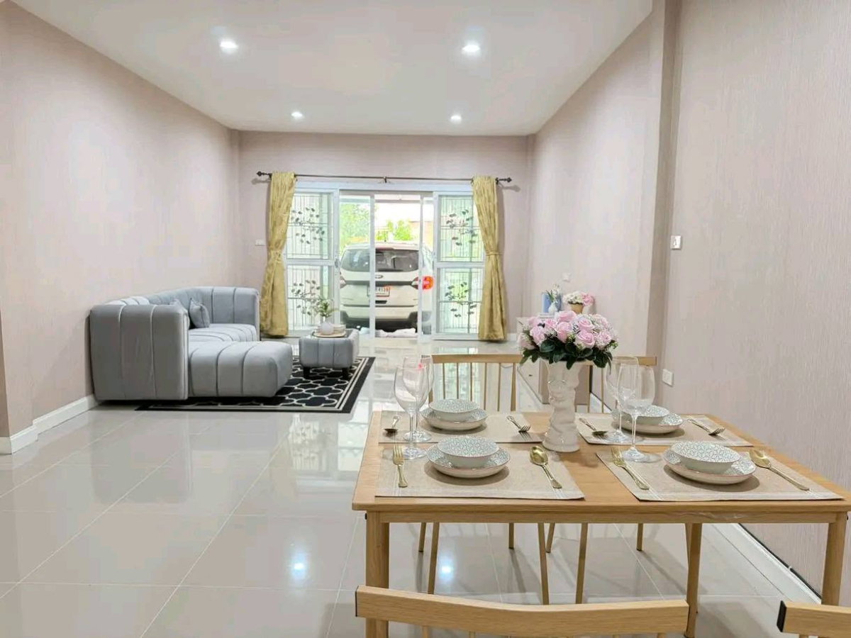 รูป ขายทาวน์โฮมรีโนเวทใหม่ ม.บูรพาแลนด์ หนองยายบู่ ศรีราชา - รูปที่ 12/13