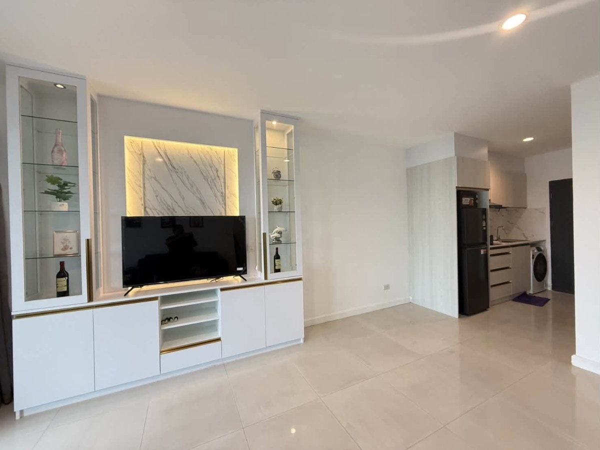 picture For Rent: Jomtien Plaza Residence (2 Bedrooms & 2 Bathrooms) - 2/13