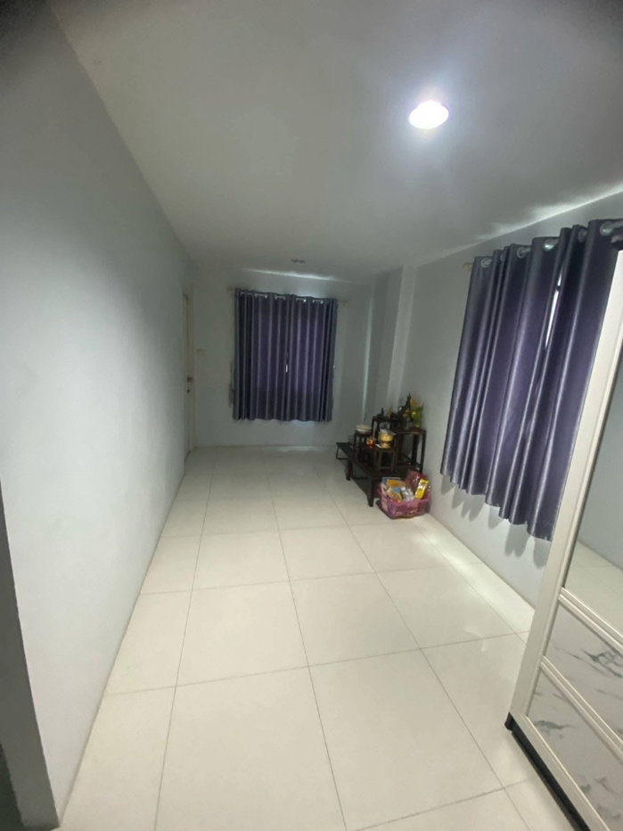 รูป 🏡✨ ให้เช่าด่วน! ทาวน์โฮม 3 ชั้น ซอยหมู่บ้านนักกีฬาแหลมทอง 1 แยก 2 (2-4) 3 ห้องนอน 3 ห้องน้ำ พร้อมเข้าอยู่ทันที มีเฟอร์นิเจอร์ - รูปที่ 6/18