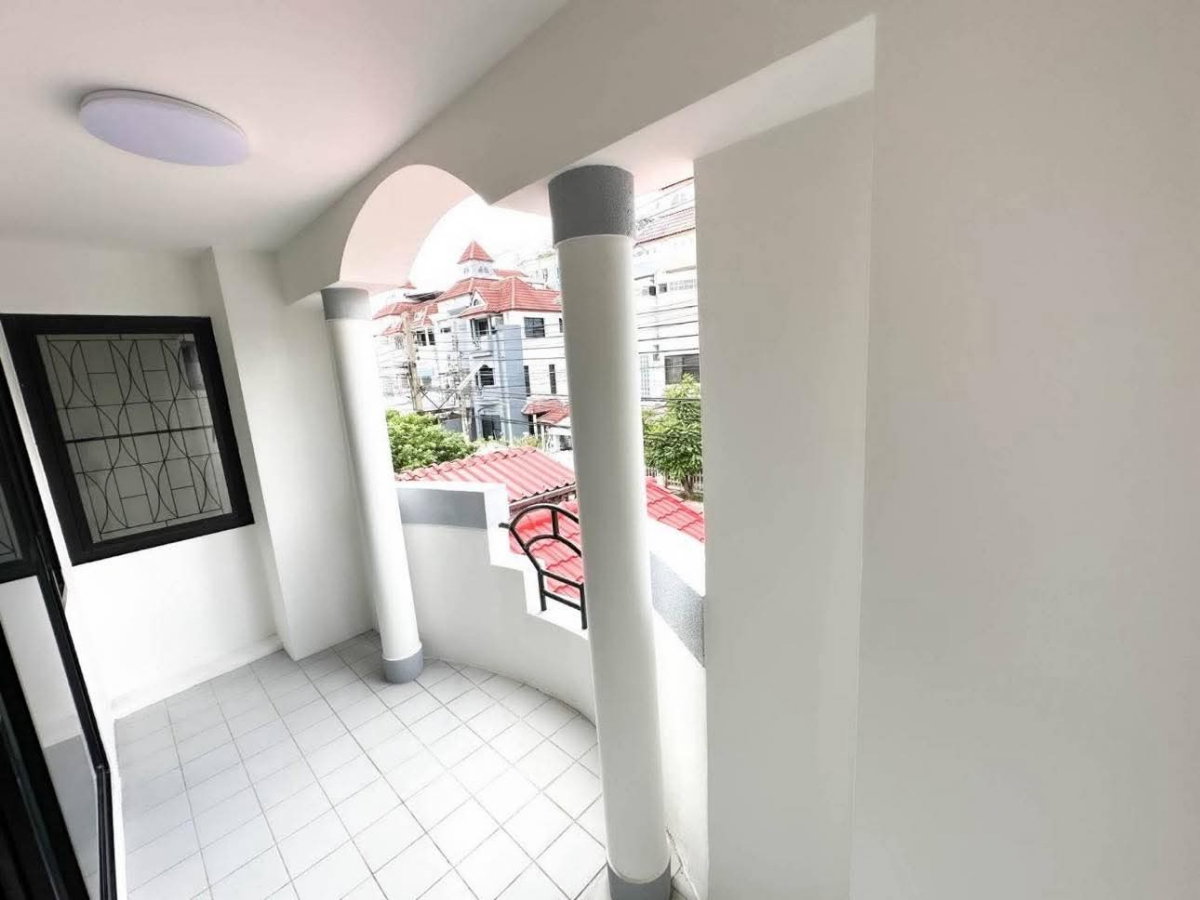 รูป ให้เช่า บ้านแฝด 4 ชั้น Home Avenue สุขุมวิท 101/1 | Pet Friendly | 3 ห้องนอน 4 ห้องน้ำ | Fully Furnished - รูปที่ 5/19