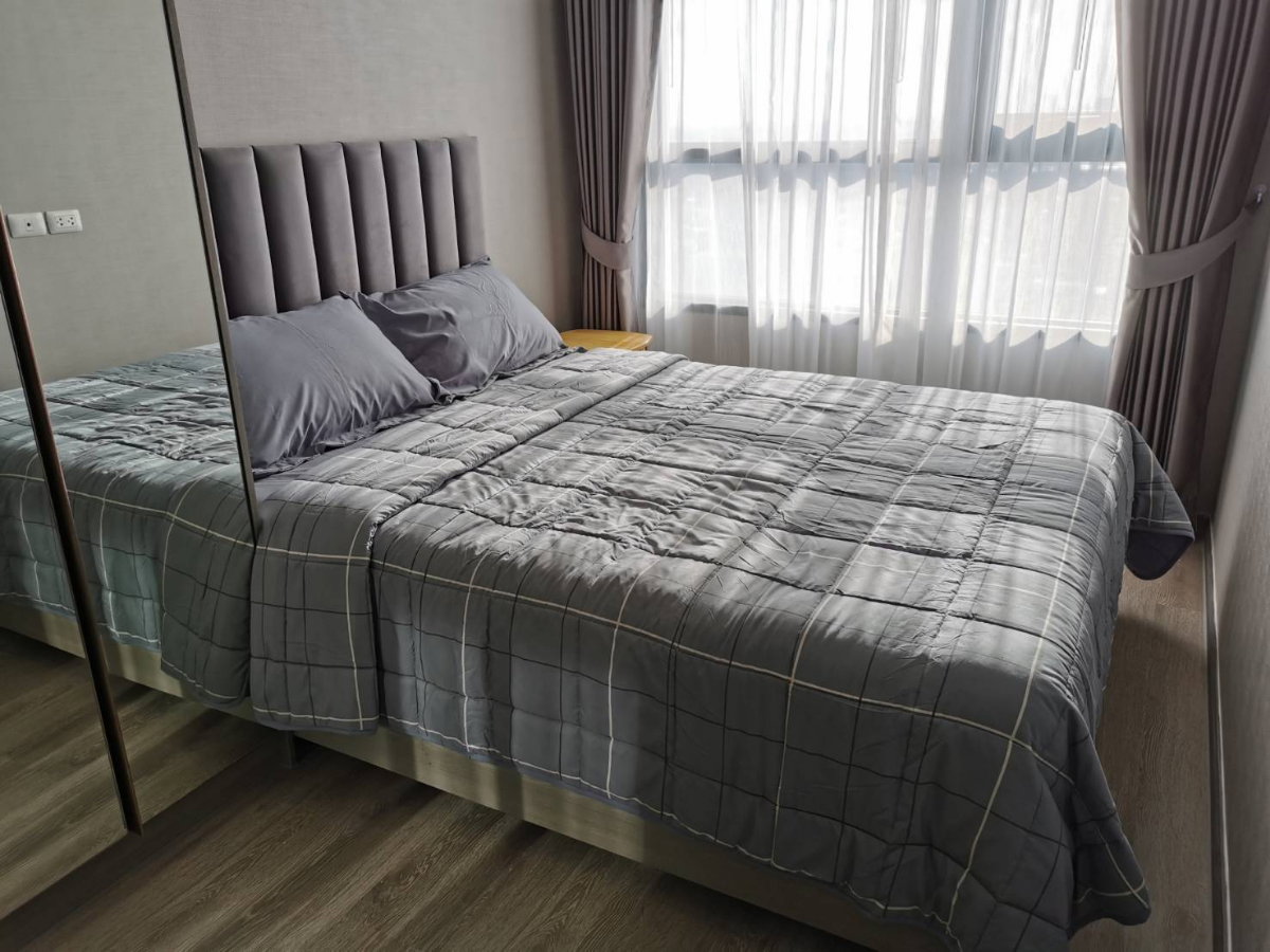 picture P-139087 For Rent: Knightsbridge Prime Onnut River View - 3/10