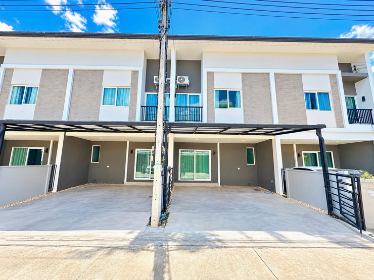 picture Townhome for rent at Api Town Airport village - 1/17