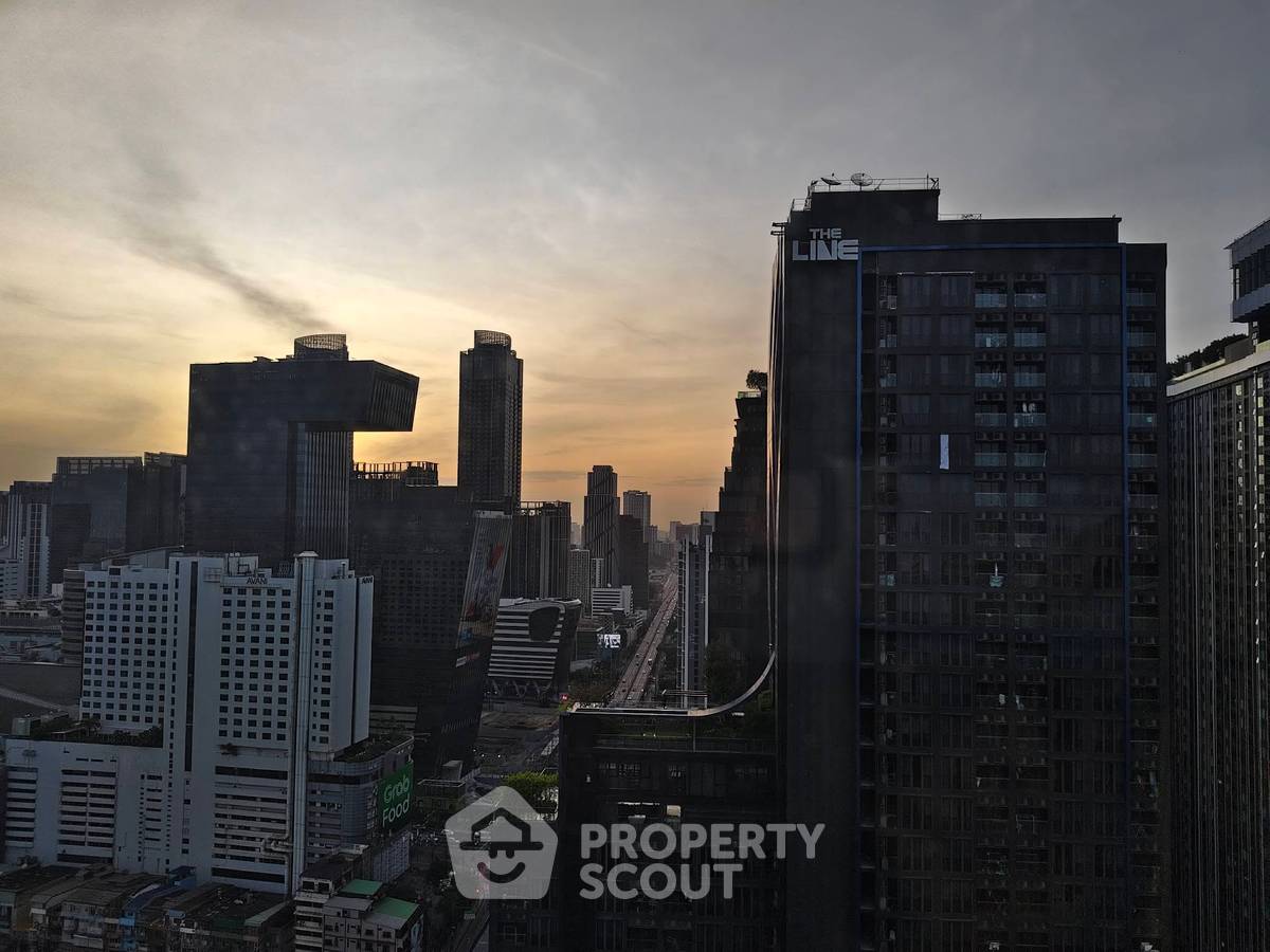 picture 2-BR Condo at KnightsBridge Space Rama 9 near MRT Phra Ram 9 (ID 3430035) - 12/12