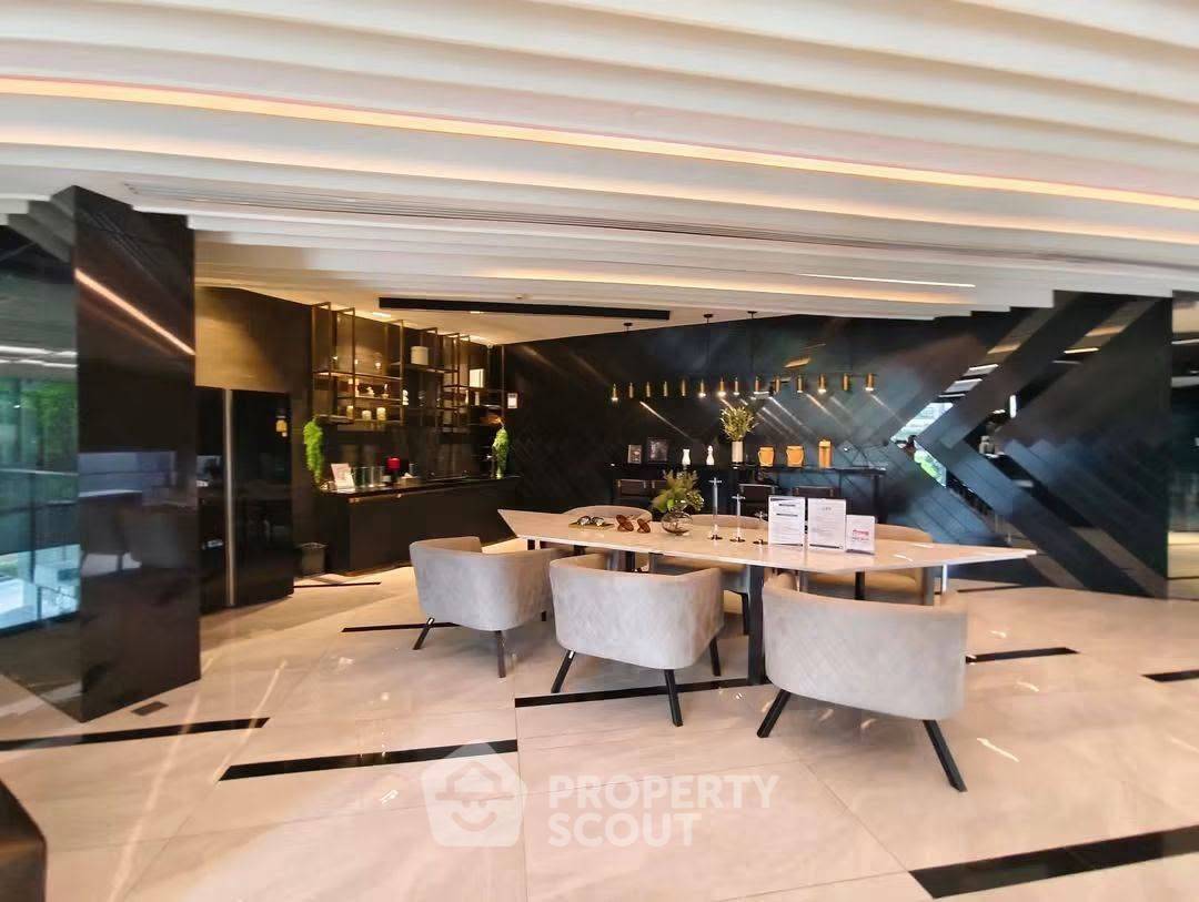 picture 2-BR Condo at KnightsBridge Space Rama 9 near MRT Phra Ram 9 (ID 3430035) - 4/12