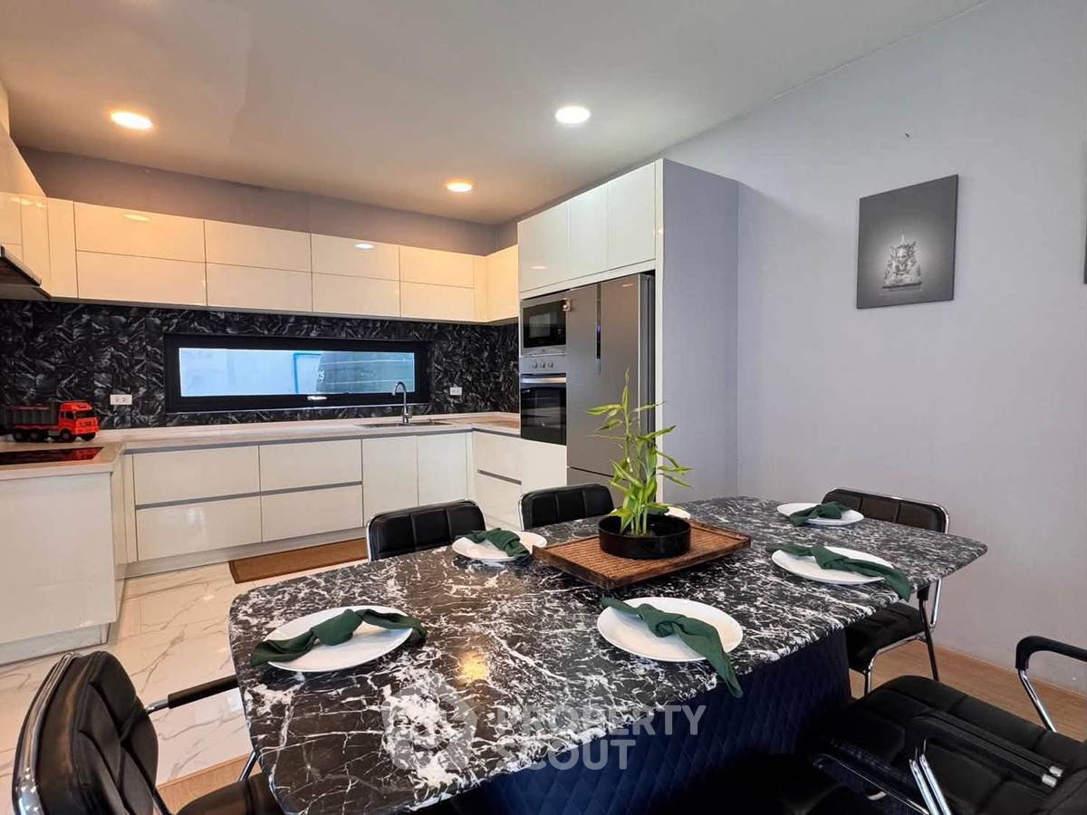picture 4-BR House close to Pattaya South (ID 3429996) - 10/28
