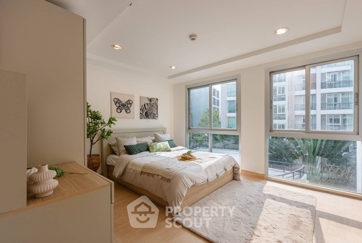 picture 3-BR Condo at Resorta Yen-Akat near MRT Khlong Toei (ID 2850612) - 5/13