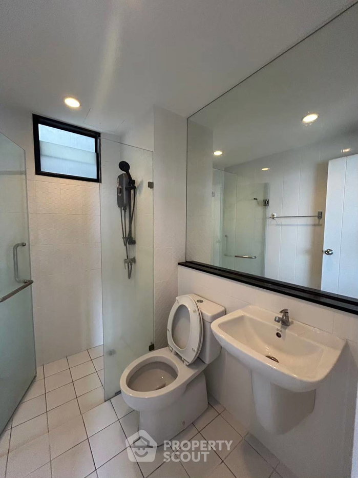 picture 31st-Floor 2-BR At The Tree Interchange, MRT Bang Pho (ID 3431350) - 14/21