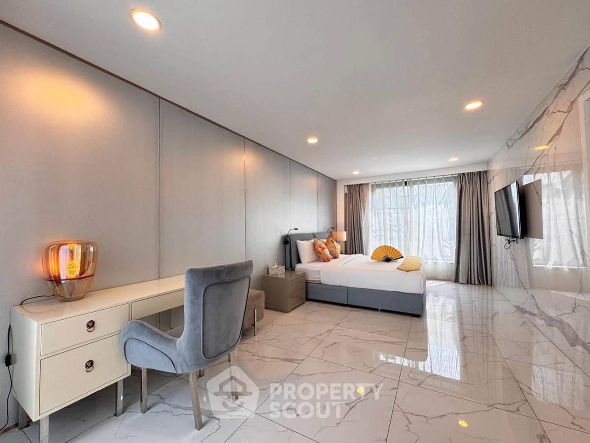 picture 4-BR House close to Pattaya South (ID 3429996) - 7/28