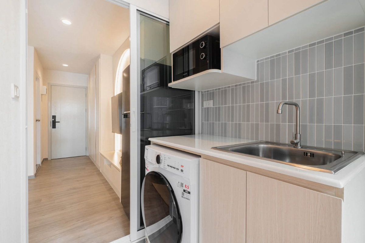 รูป ให้เช่า Regent Home Bangna (รีเจ้นท์ โฮม บางนา) ตึก D ชั้น 12 วิวสระว่ายน้ำสวยมาก! มี 7-11 ในโครงการสะดวกสุดๆ กระเป๋าใบเดียวเข้าอยู่ได้เลย! - รูปที่ 8/8