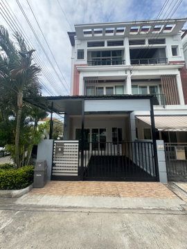 3-story townhouse for rent at Baan Klang Muang Urbanian Rama 9 - Lat Phrao