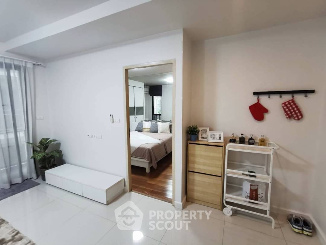 picture Great Value 1-BR At Le Cote Sukhumvit 14 Near BTS Asoke (ID 1988242) - 7/12