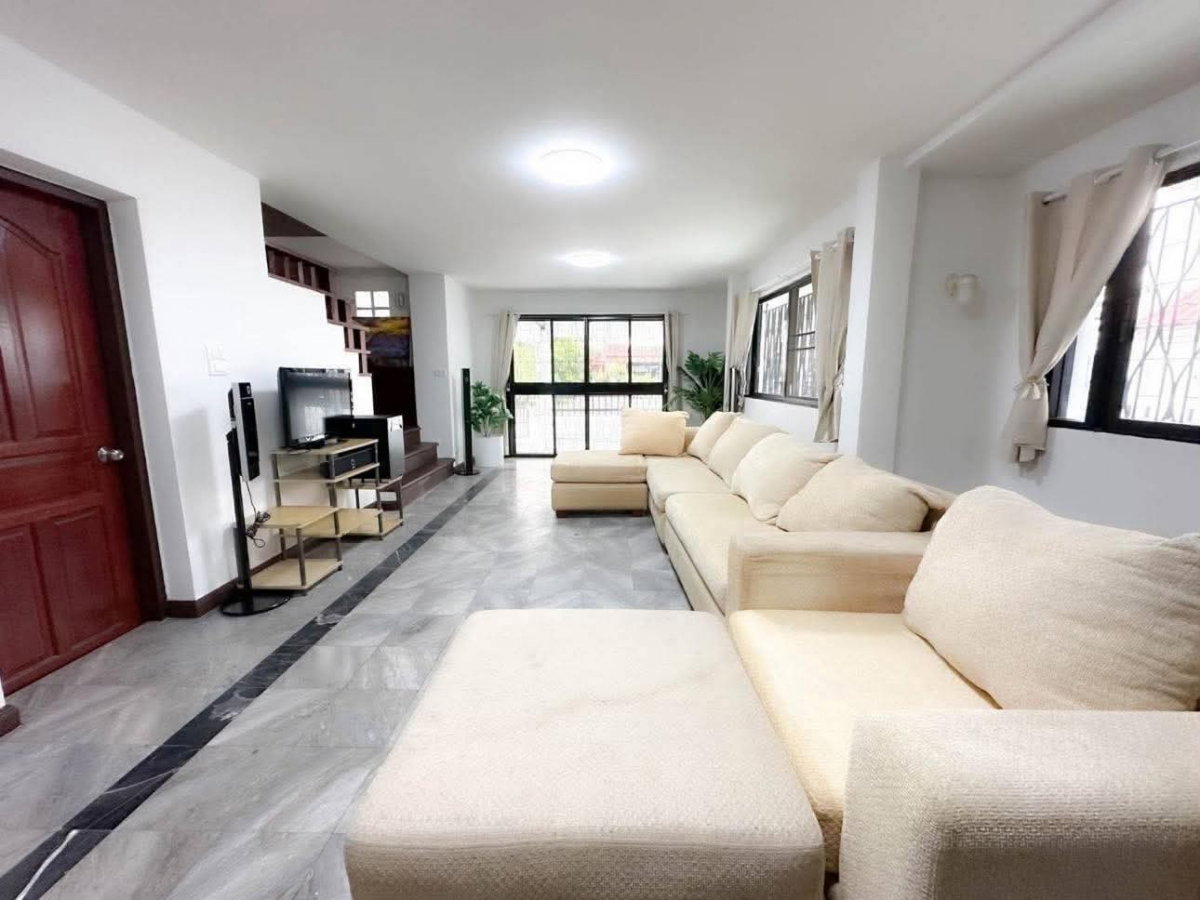 รูป ให้เช่า บ้านแฝด 4 ชั้น Home Avenue สุขุมวิท 101/1 | Pet Friendly | 3 ห้องนอน 4 ห้องน้ำ | Fully Furnished - รูปที่ 2/19