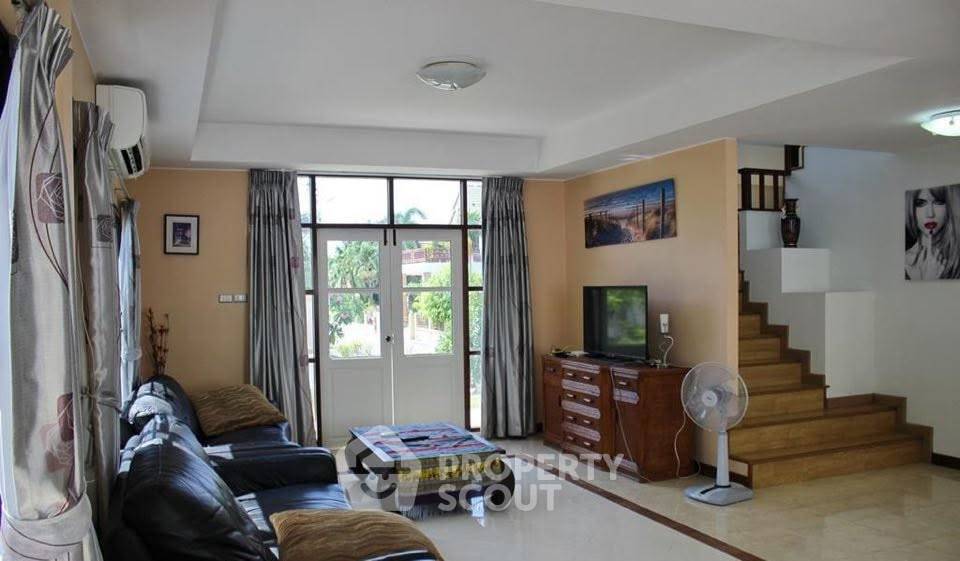 รูป วิลล่า 3 ห้องนอน ขนาด 250 ตร.ม. ใน Central Park 5 Village พัทยาตะวันออก (ID 3428433) - รูปที่ 9/15